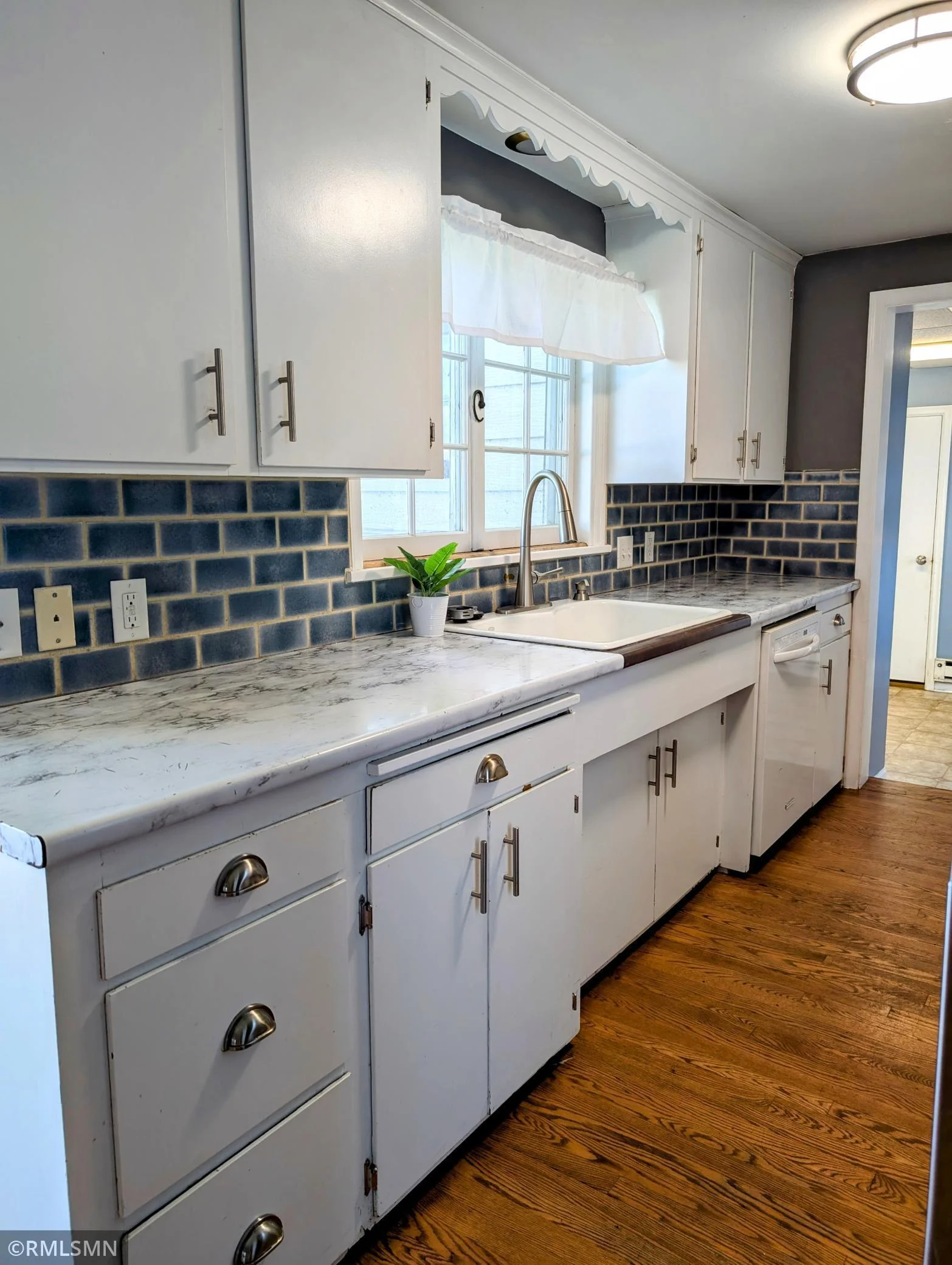 Tile backsplash