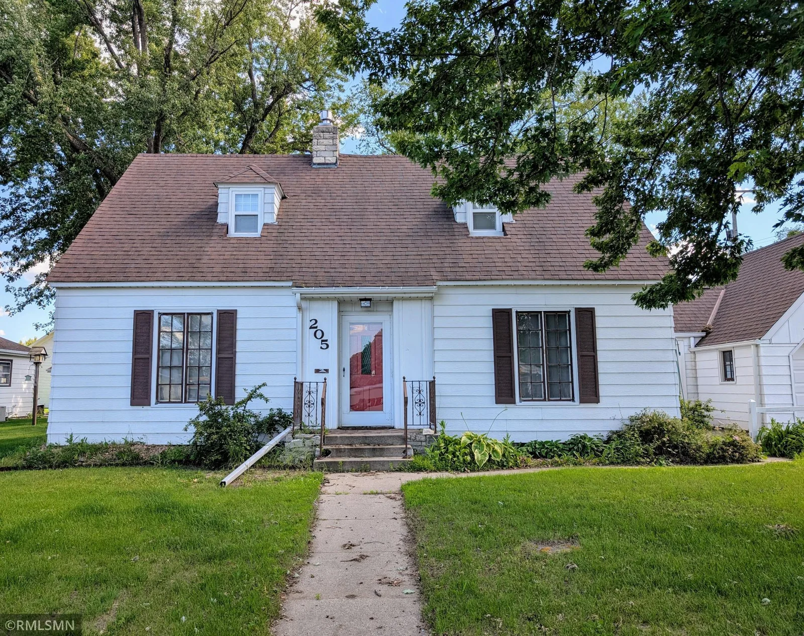 Landscaping around home giving good curb appeal
