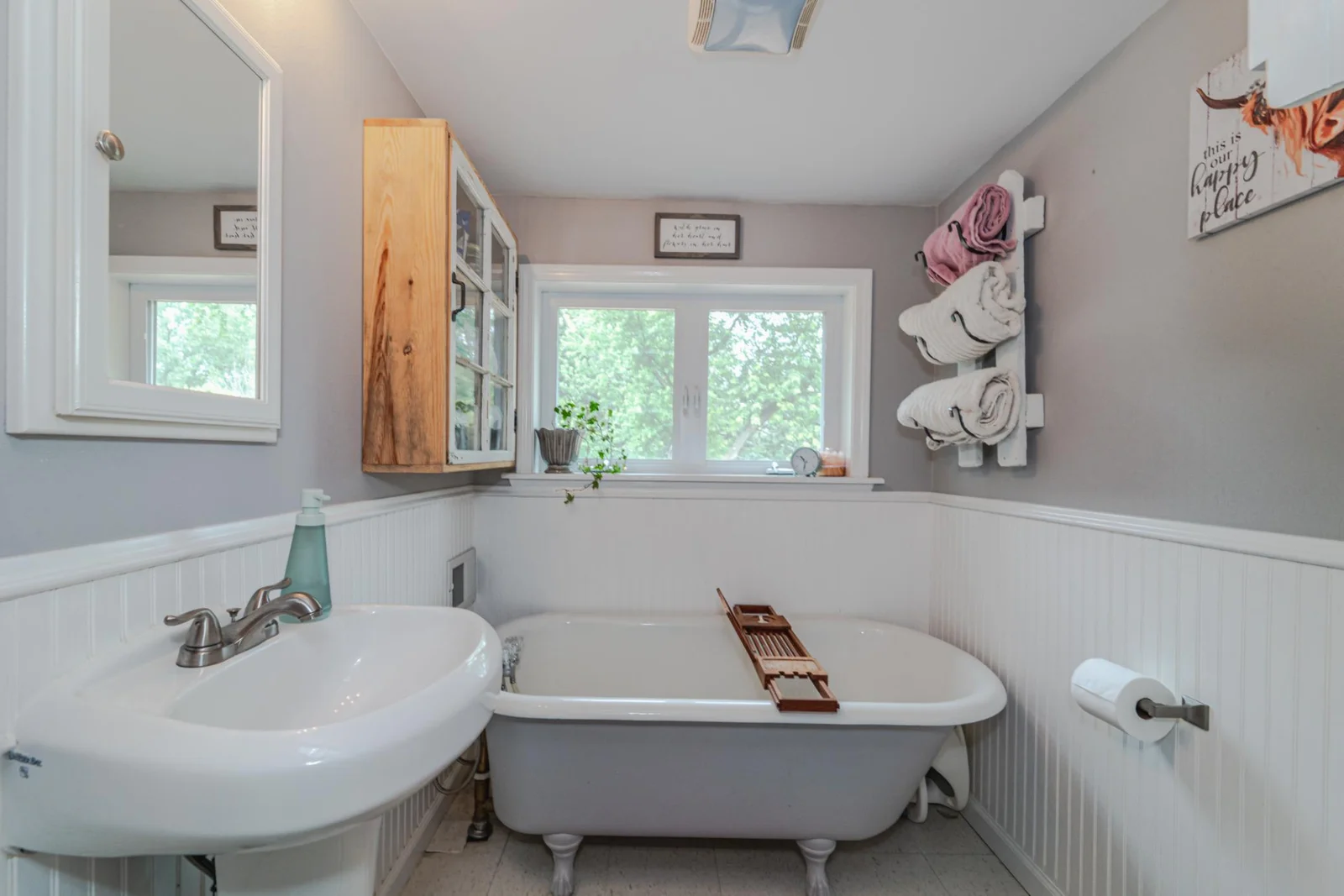 45-Bathroom.jpg