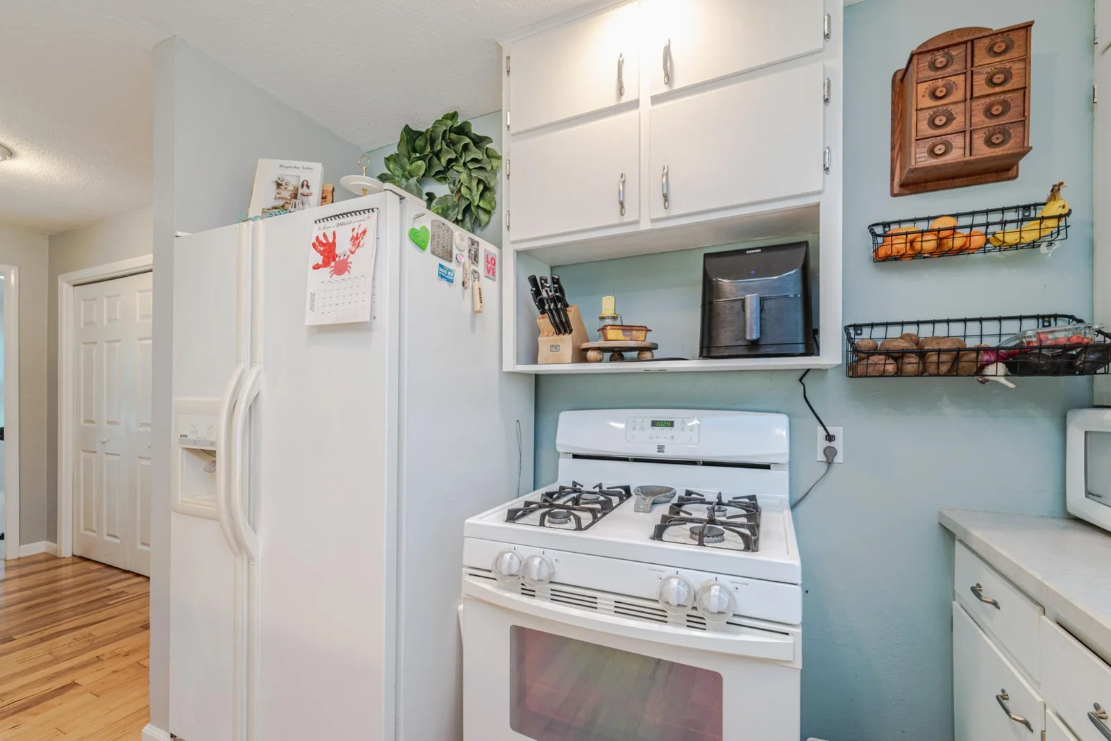 35-Kitchen.jpg