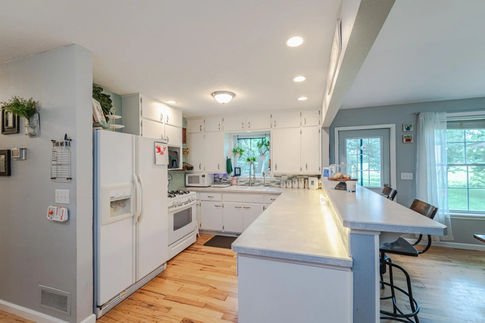 32-Kitchen.jpg