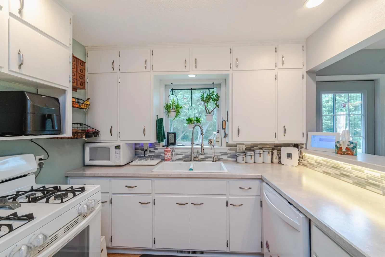 34-Kitchen.jpg