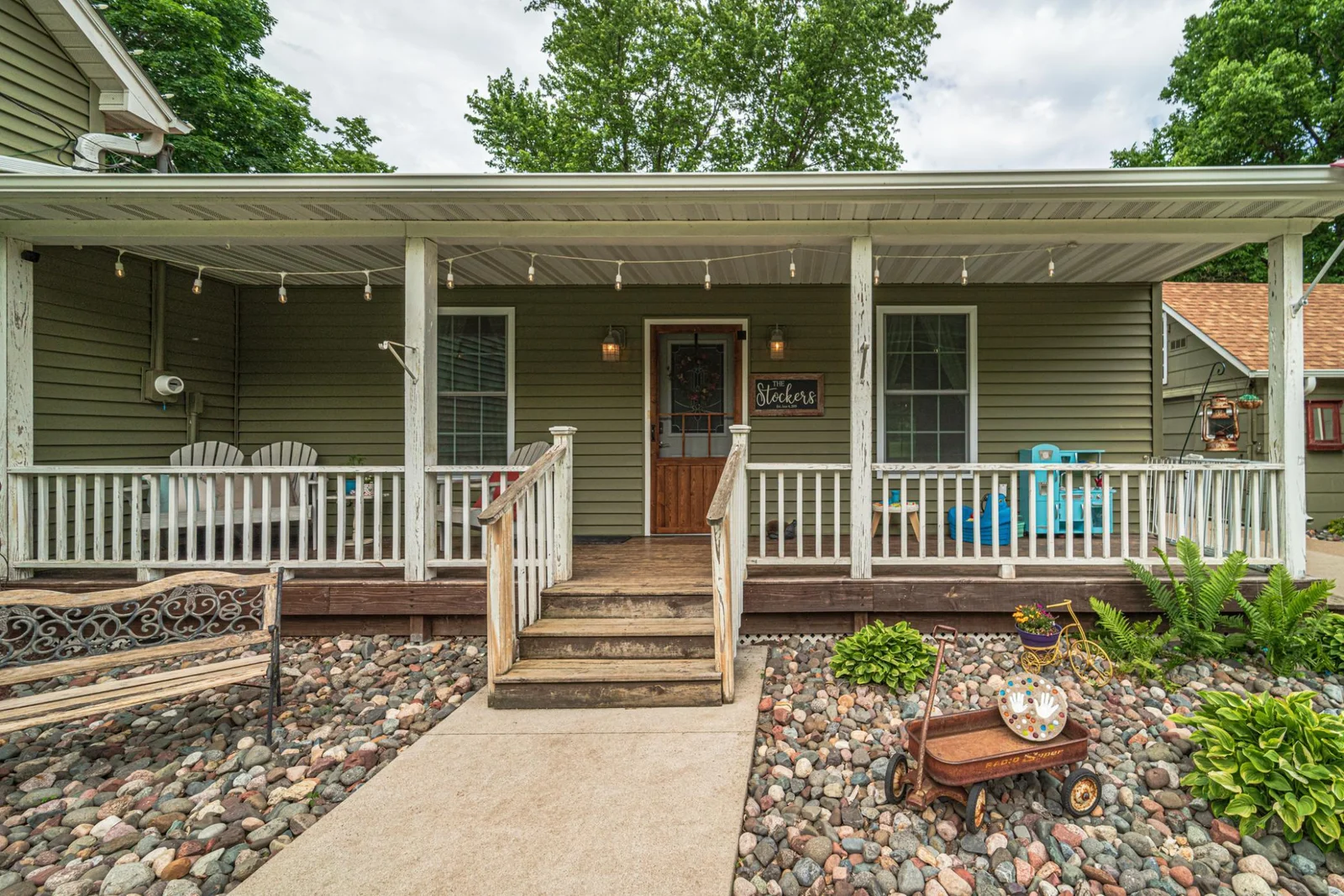 06-Front Porch.jpg