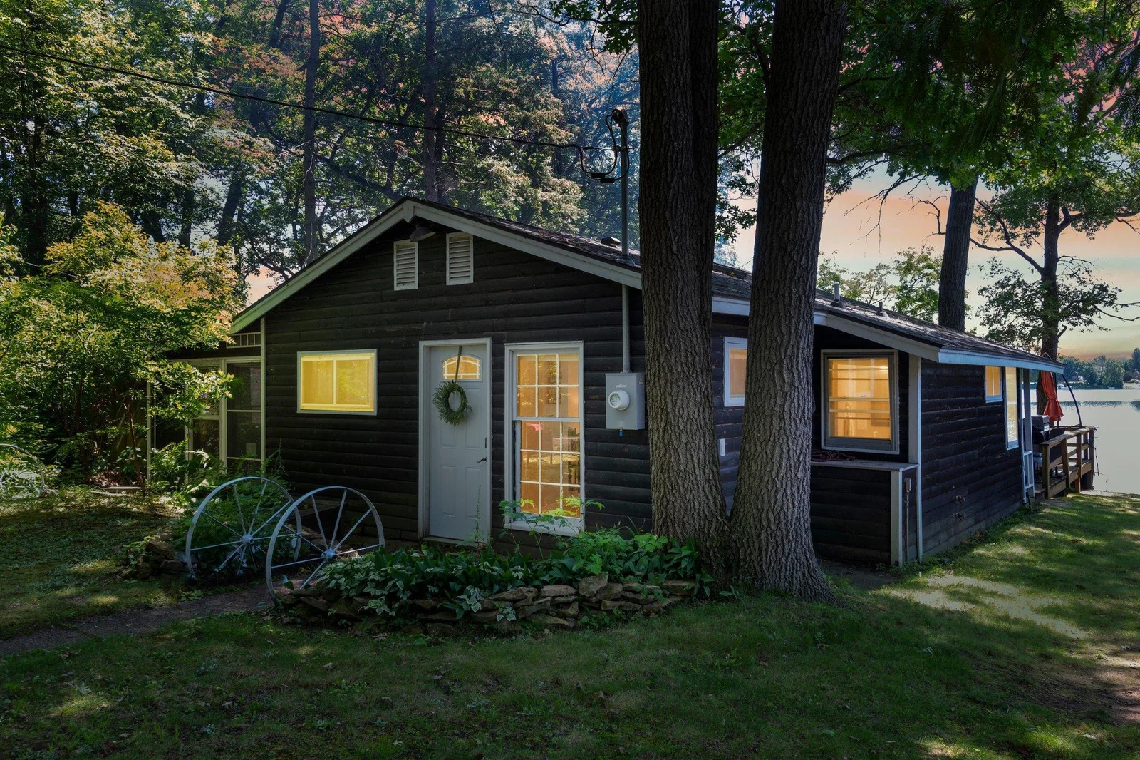 Photo 1 of 2136 Poplar