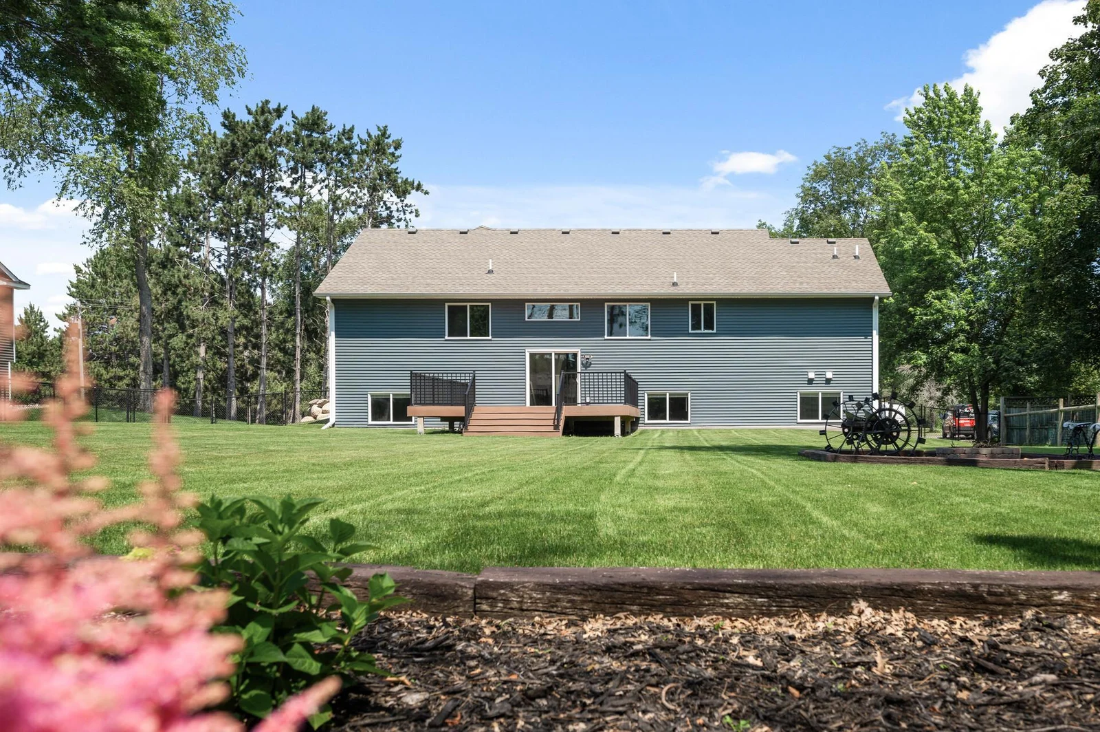 Plenty of green space for large garden or raised beds too!
