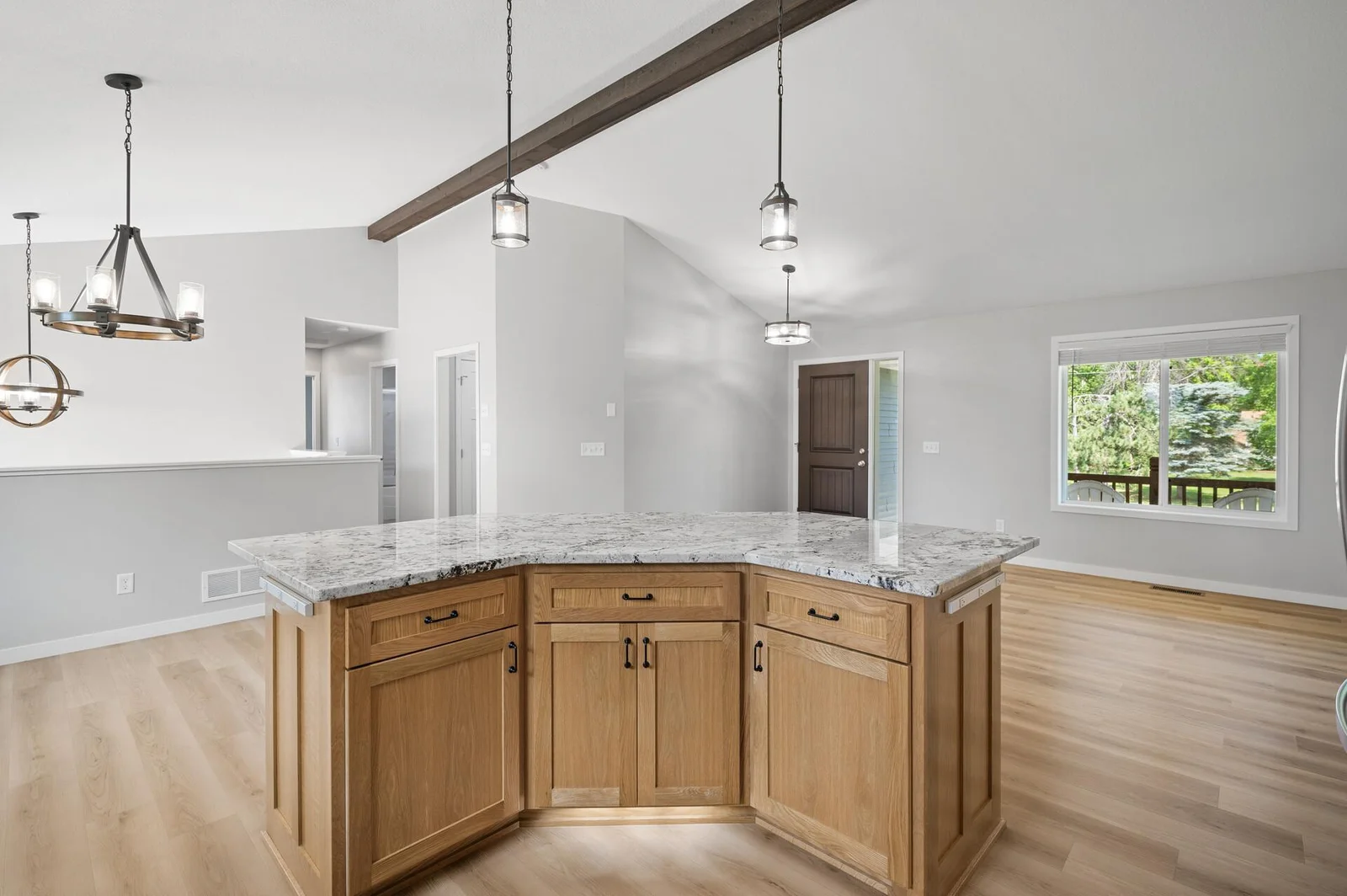 Oak is back, this home was just built in Oct 2022!