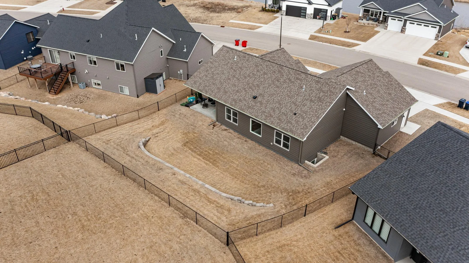 1676 Brandt Dr NE.jpg