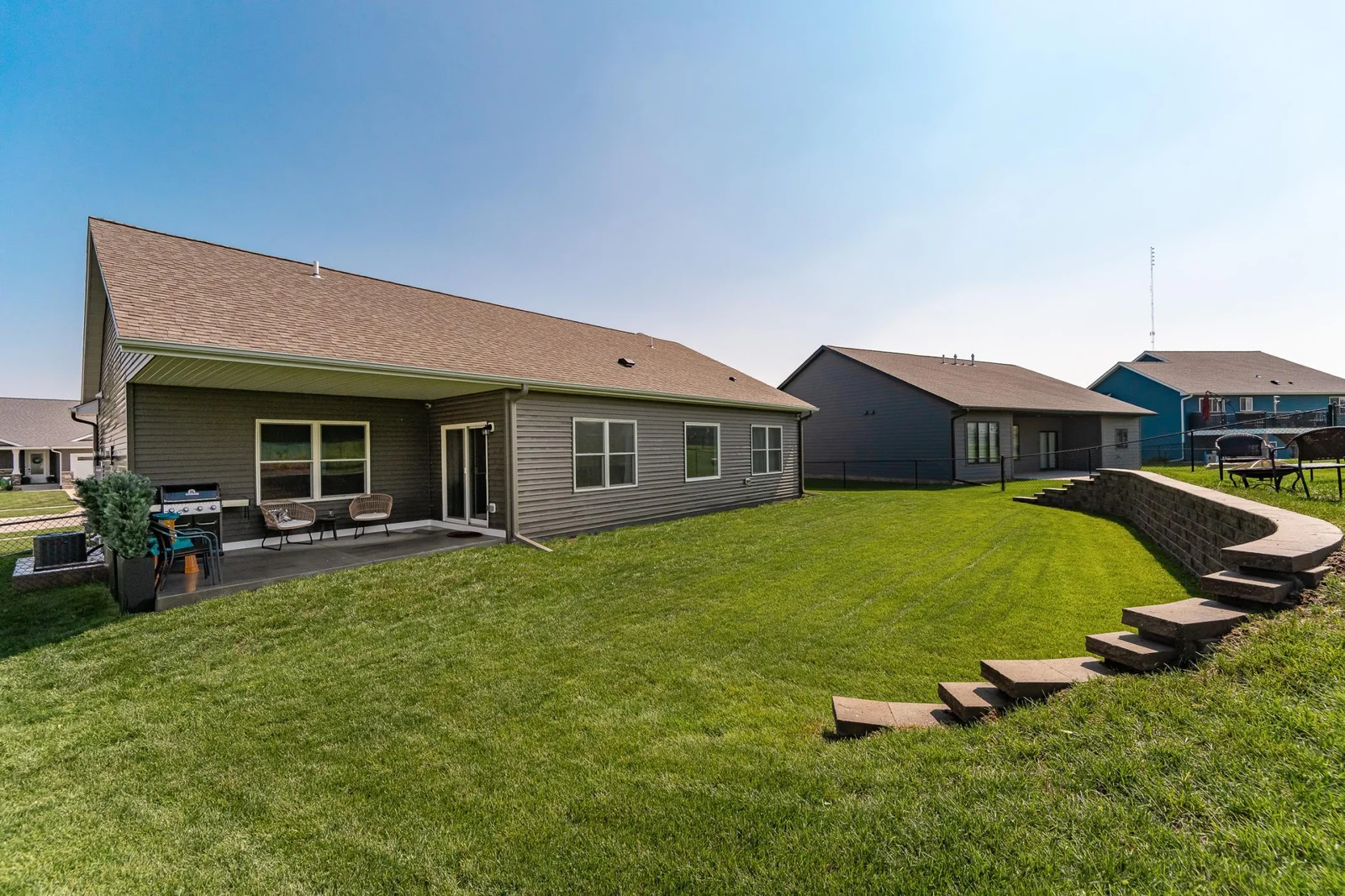 1676 Brandt Dr NE.jpg