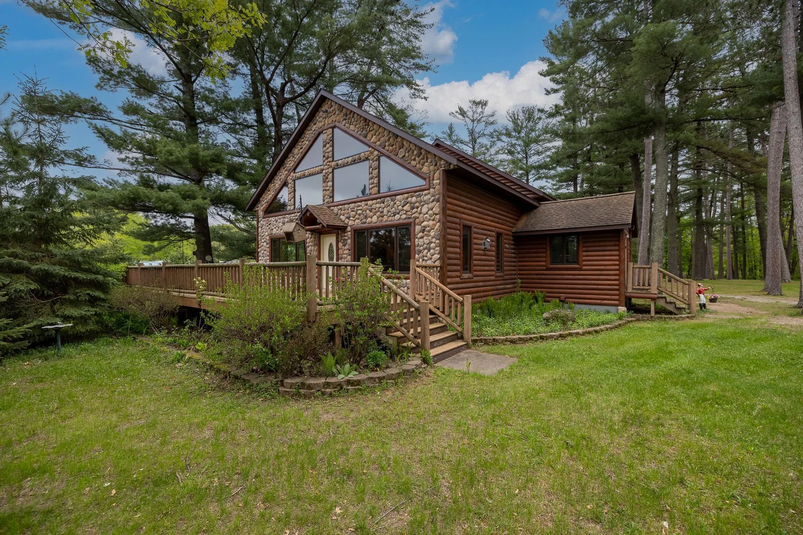 930 Highway 65, Mora