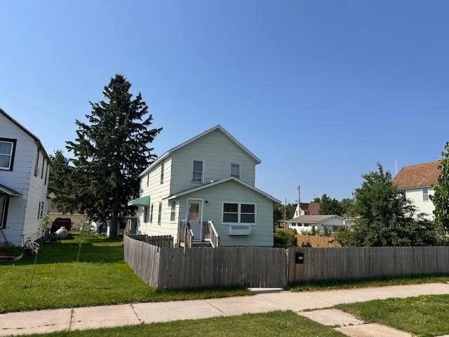 840 Chapman Street, Ely