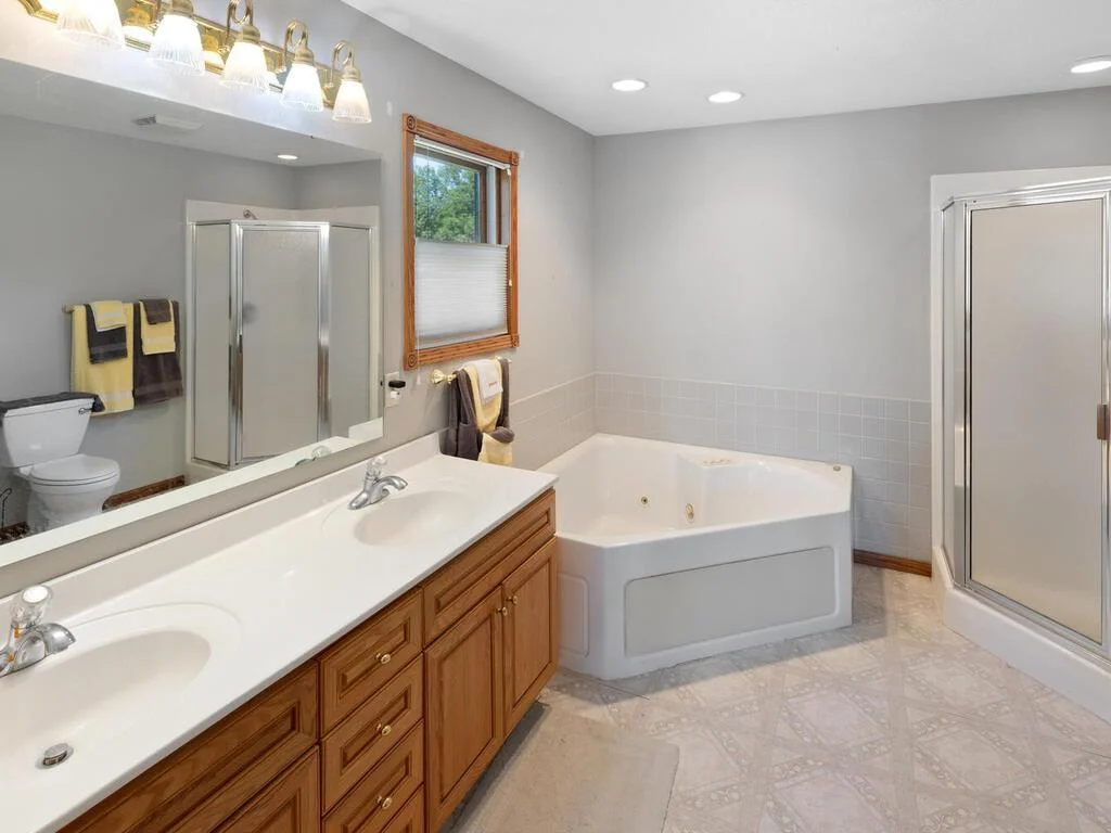 14780 Shields Lake Trail Faribault MN 55021 USA-040-043-039-MLS_Size.jpg