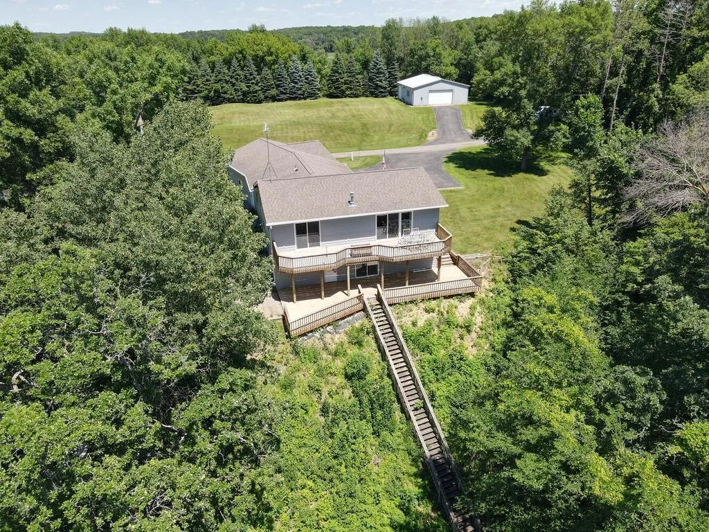 14780 Shields Lake Trail Faribault MN 55021 USA-009-003-008-MLS_Size.jpg