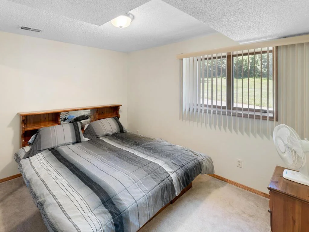 14780 Shields Lake Trail Faribault MN 55021 USA-056-049-055-MLS_Size.jpg