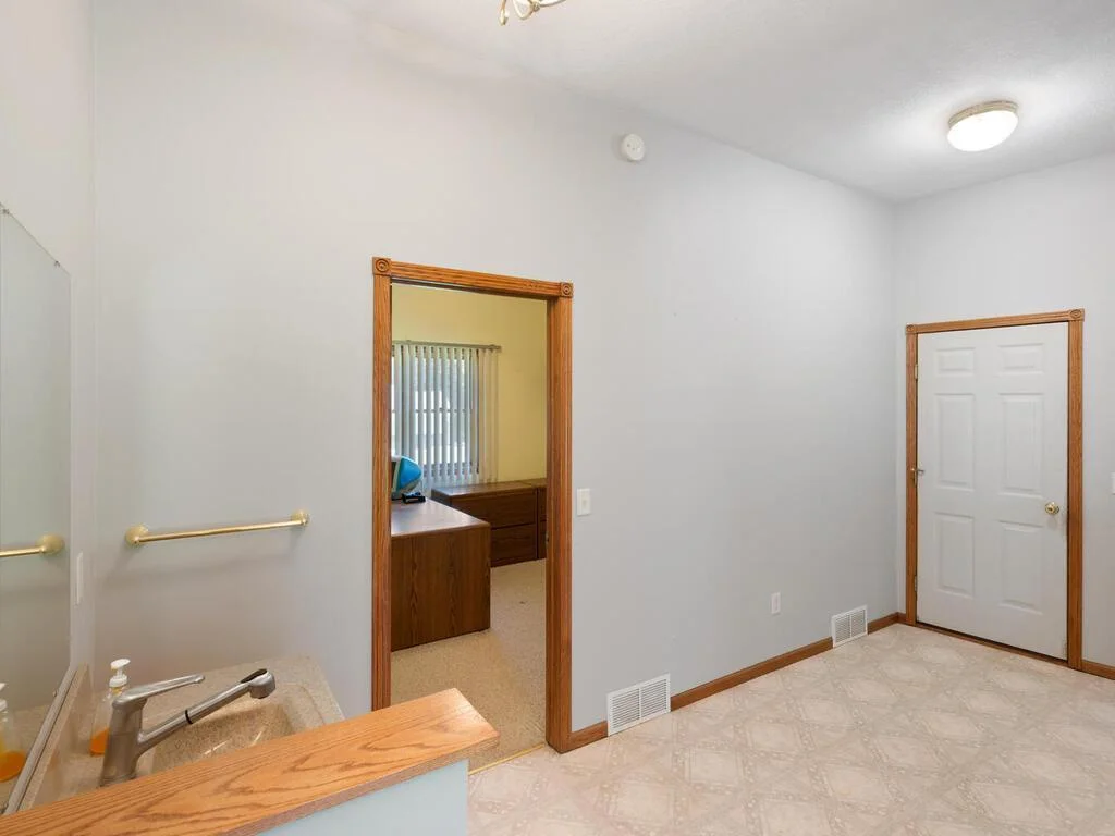 14780 Shields Lake Trail Faribault MN 55021 USA-018-037-017-MLS_Size.jpg