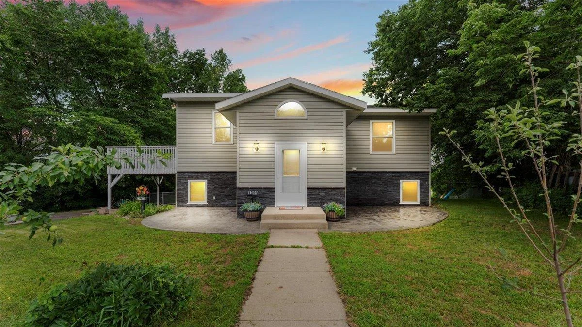 21007 Edgewater Road, Richmond