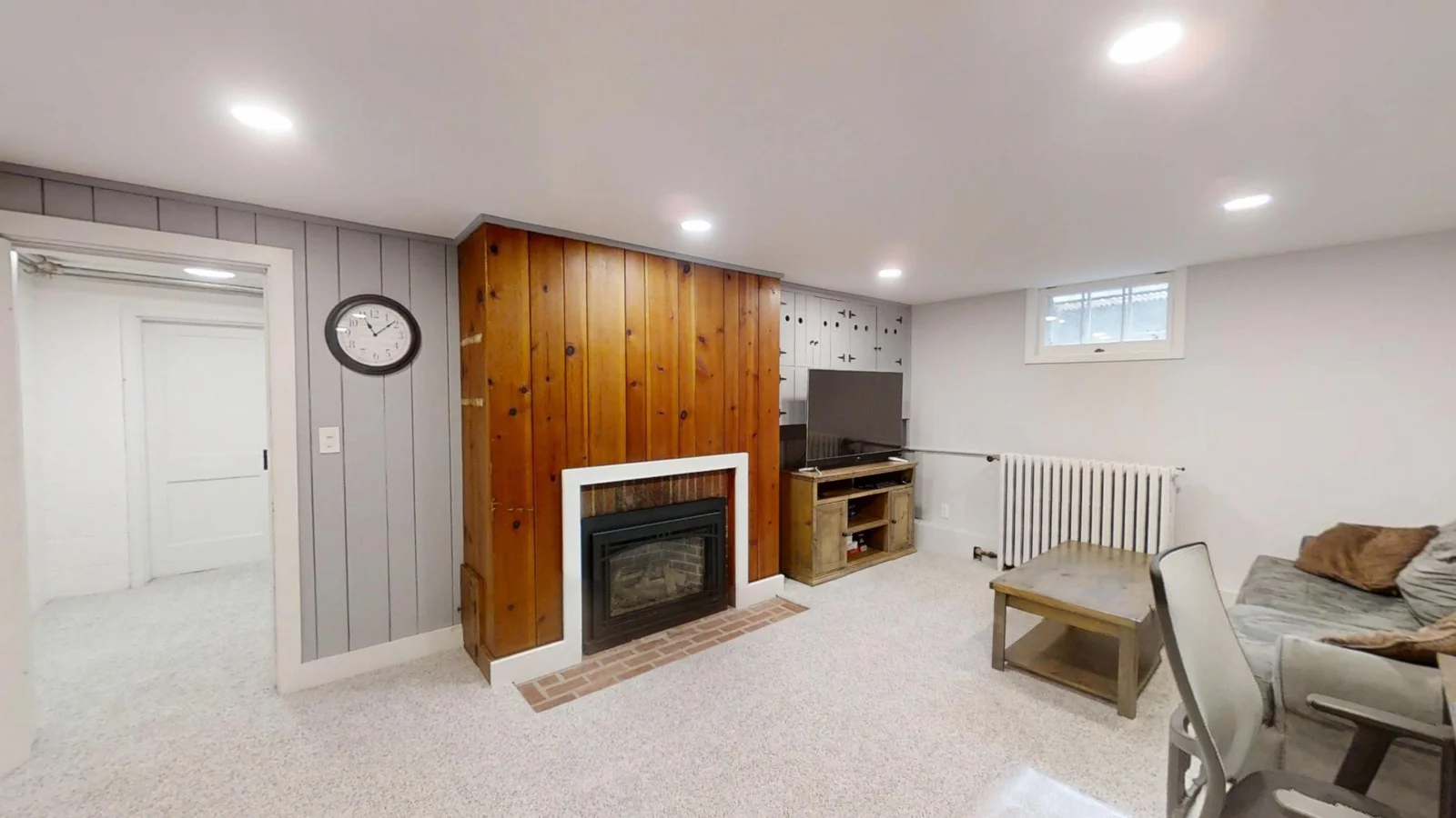 LOWER LEVEL FAMILY ROOM