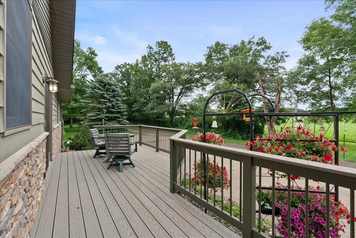 Front deck is perfect for enjoying nature views over an evening meal and awaiting guests!