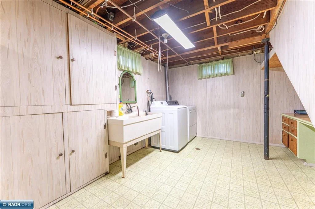 Lower Level Laundry Area