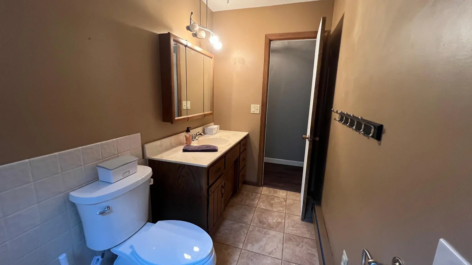 Upper Bathroom