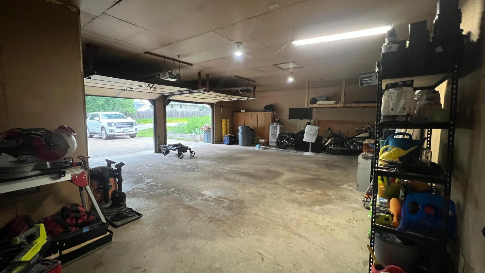 Over-sized 2 car Garage