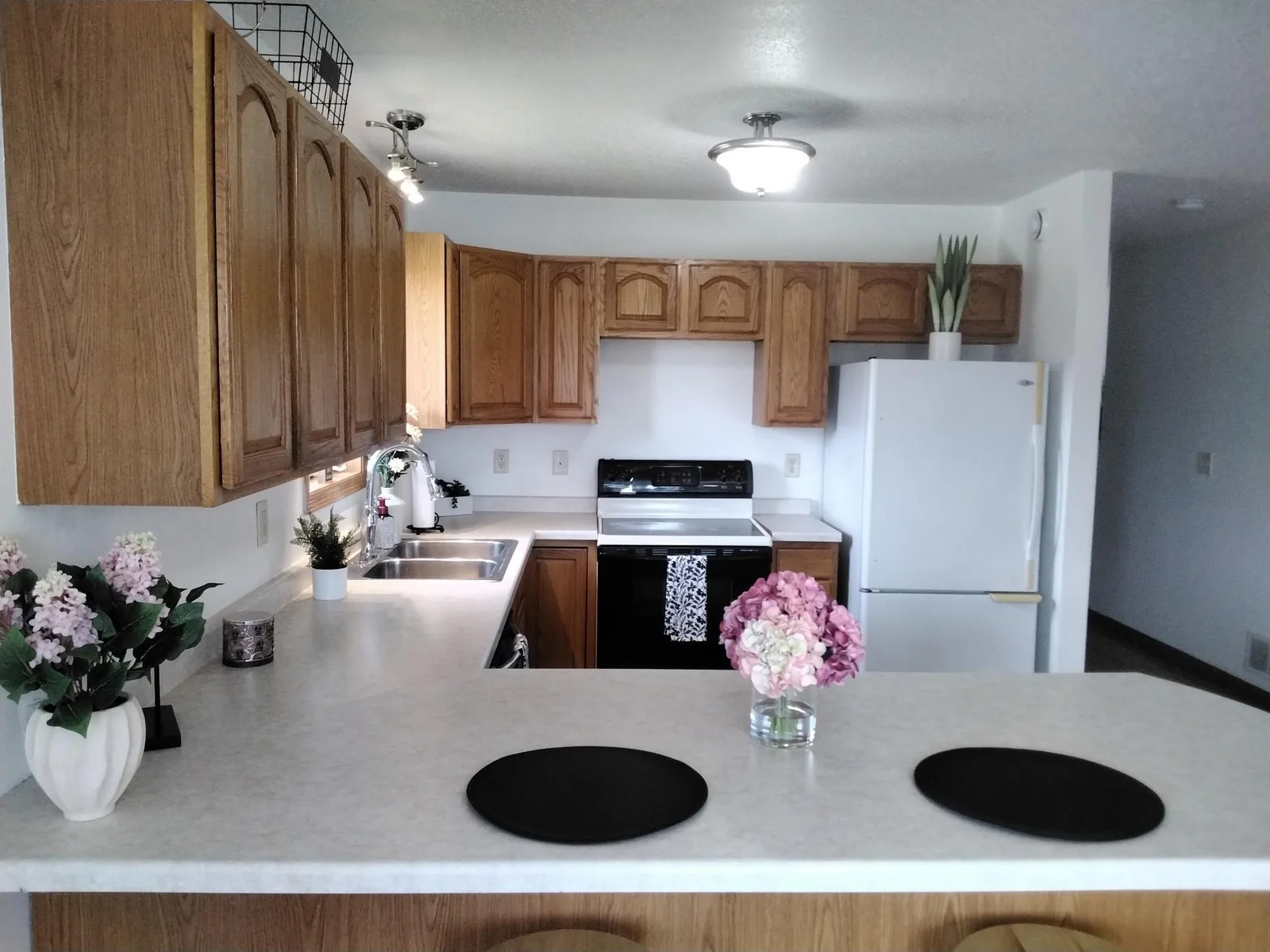 Eat in Kitchen .jpg