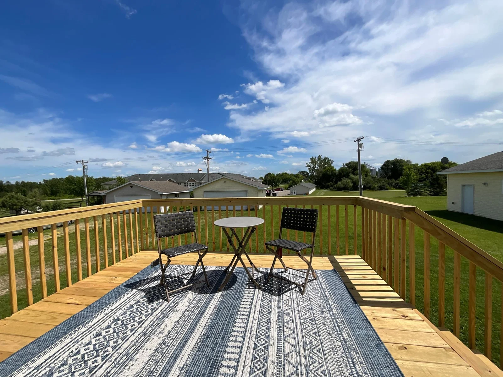 10 X 12 Deck w: 2 detached garaged more than a half an Acre!.jpg