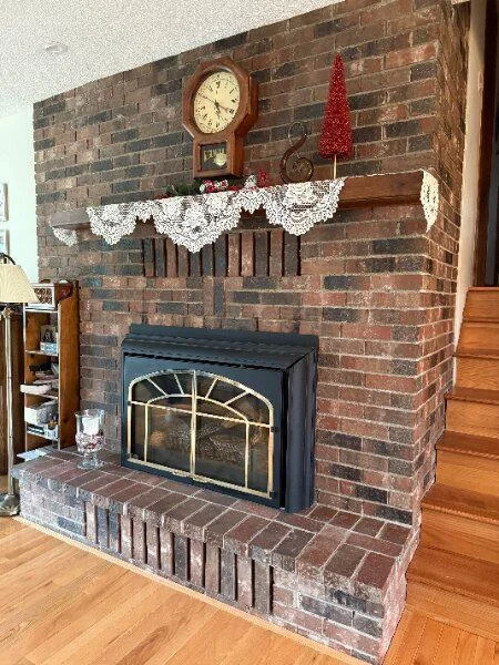 Gas Fireplace Living Rm