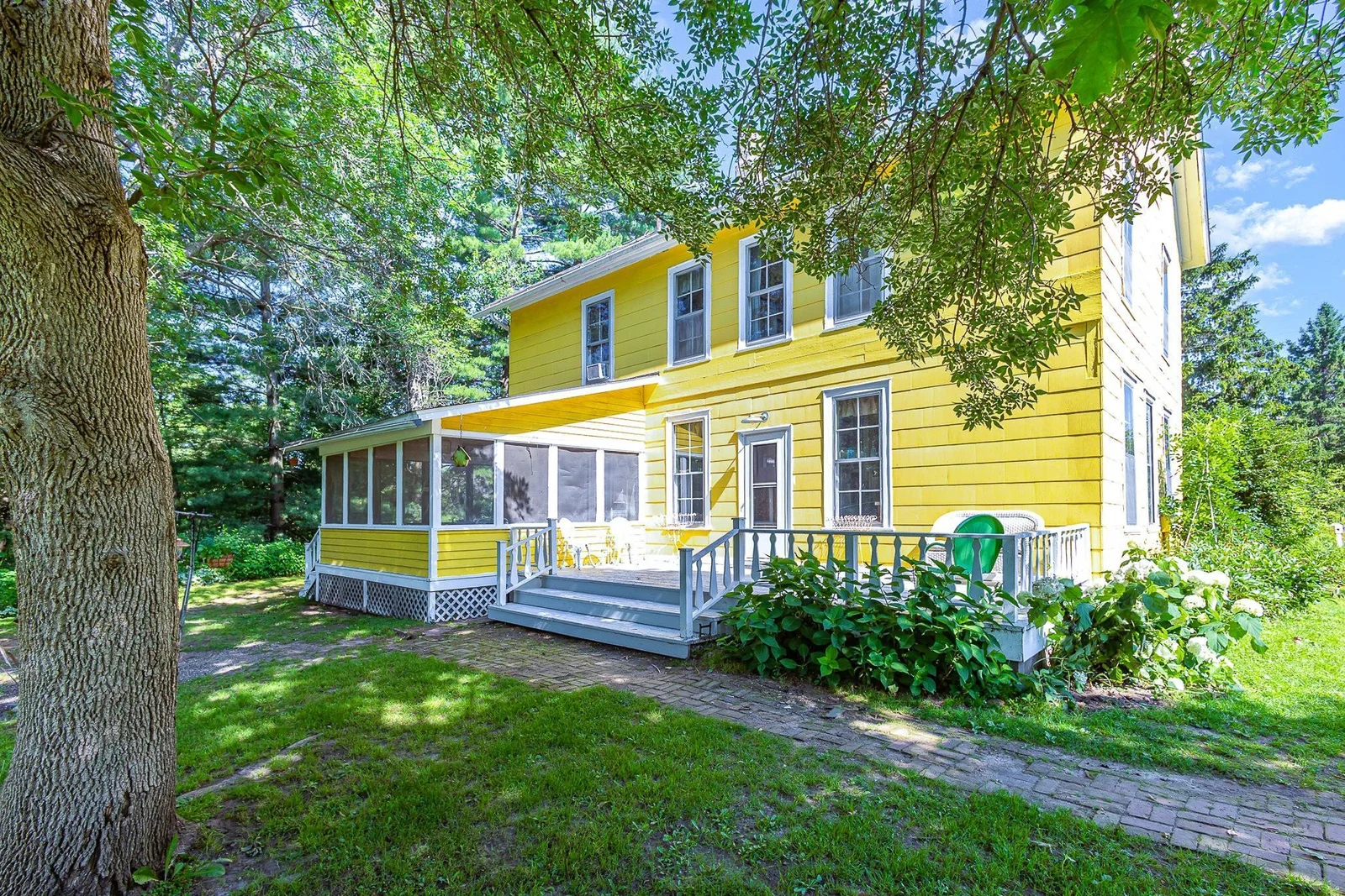 See the home tours! E2044 770th Ave