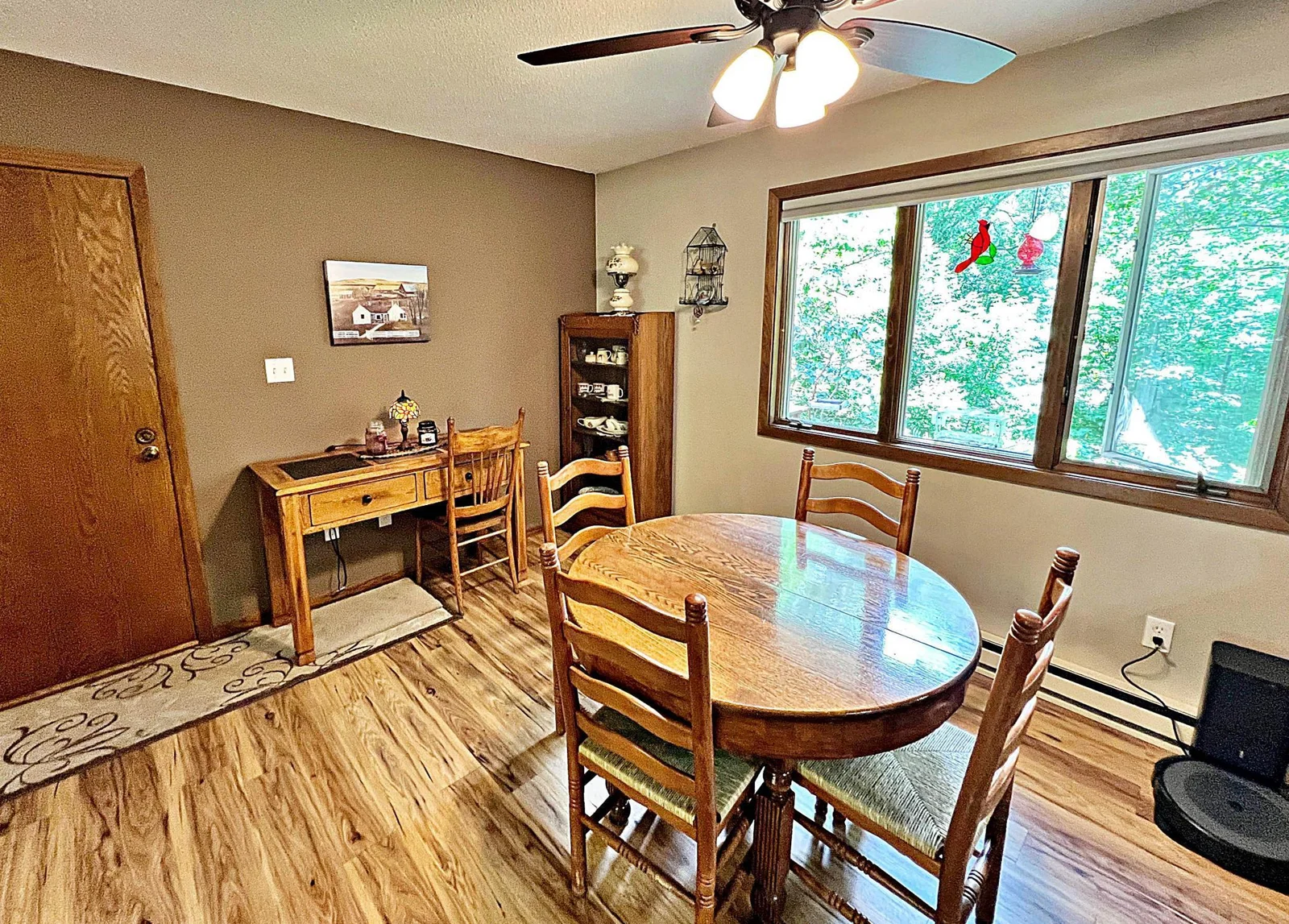 Dining room.jpg