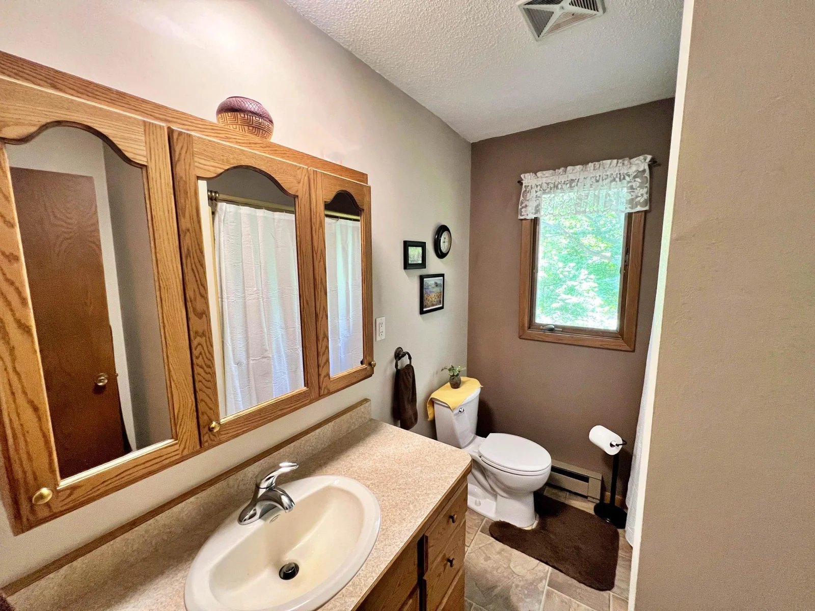 Full Bathroom main level 1.3.jpg