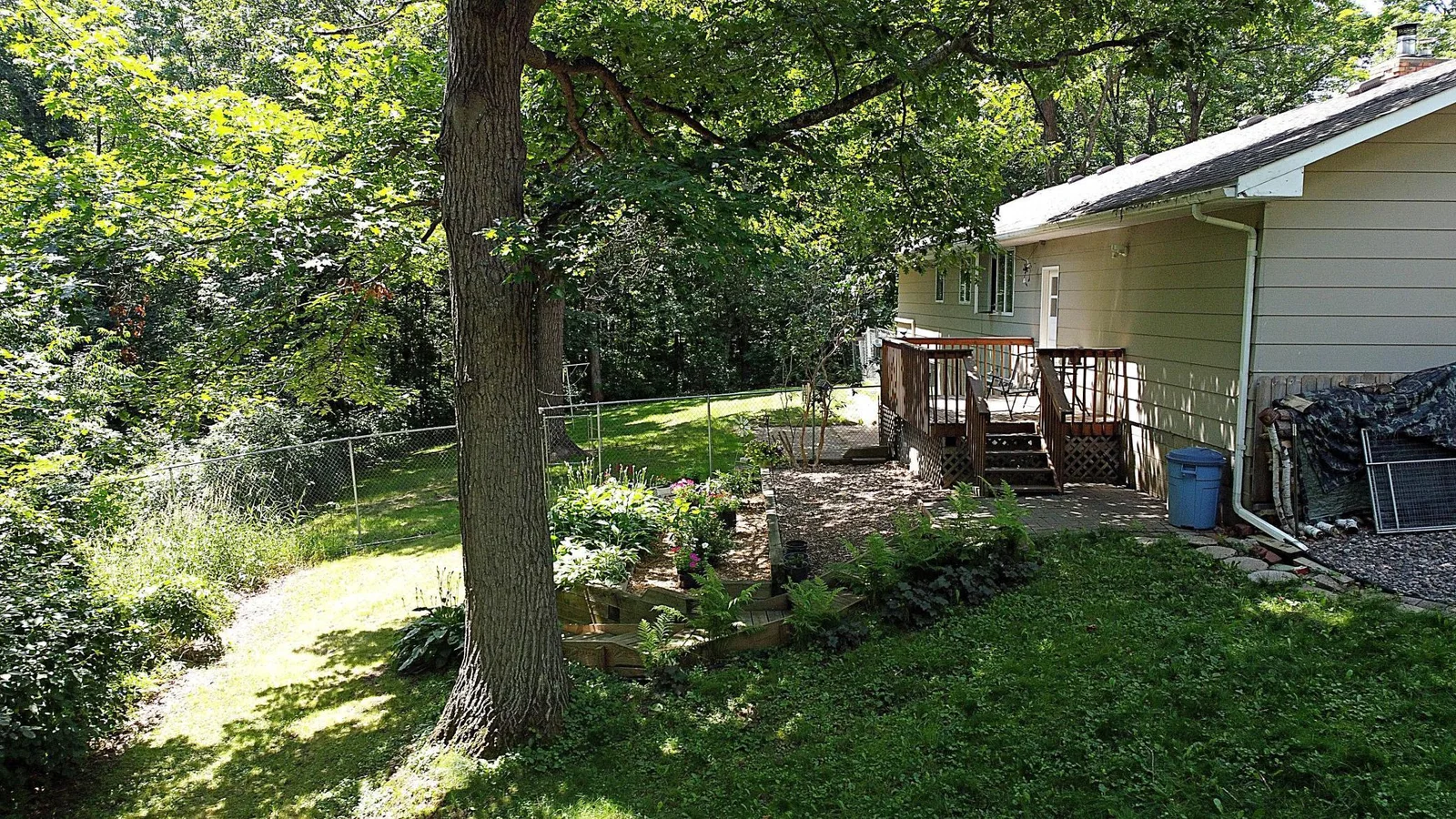 Back yard landscaping 2.jpg