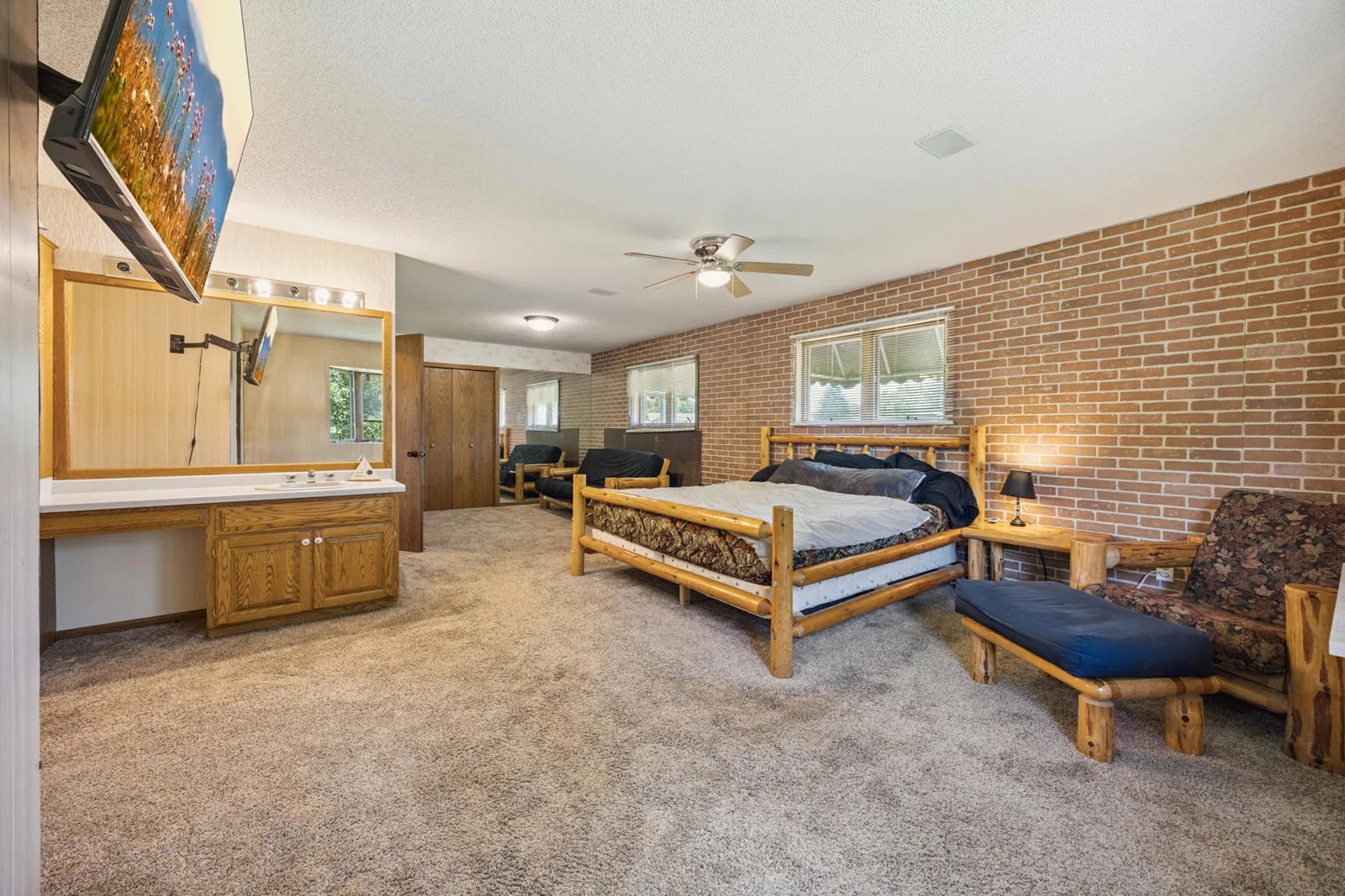 Primary bedroom with ensuite bathroom