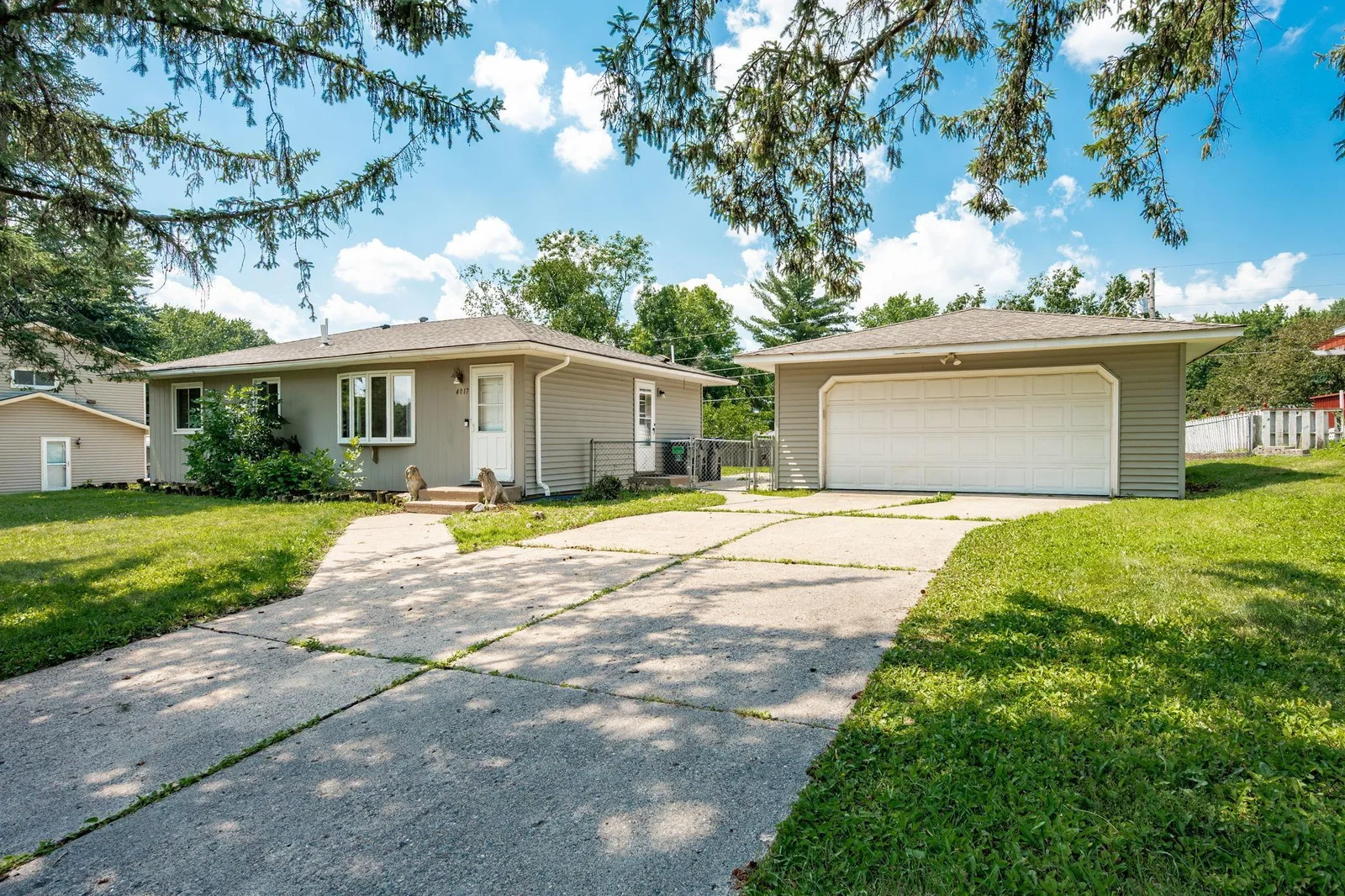 4017 Mica Trail, Eagan