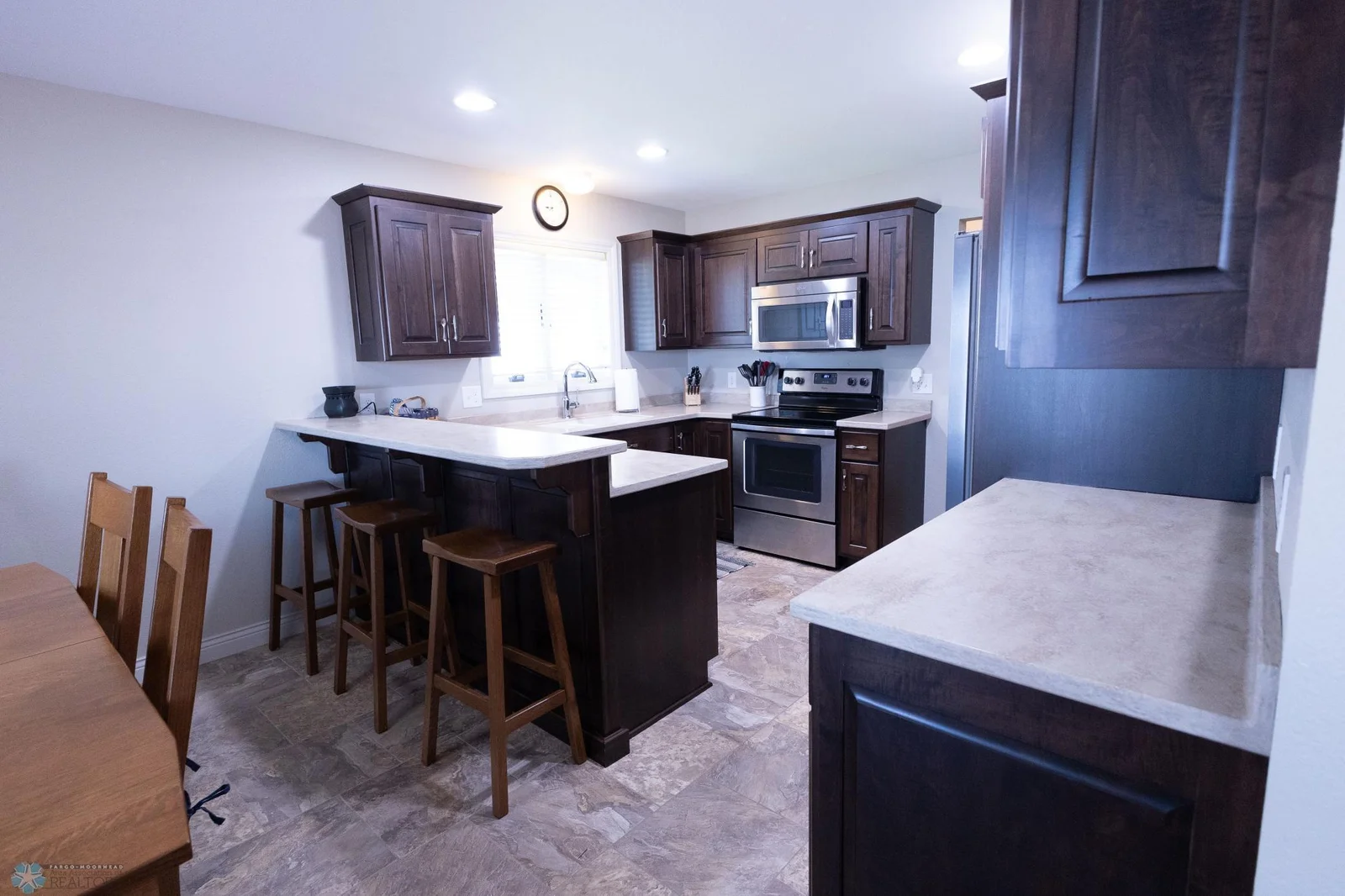 Kitchen 2.jpg