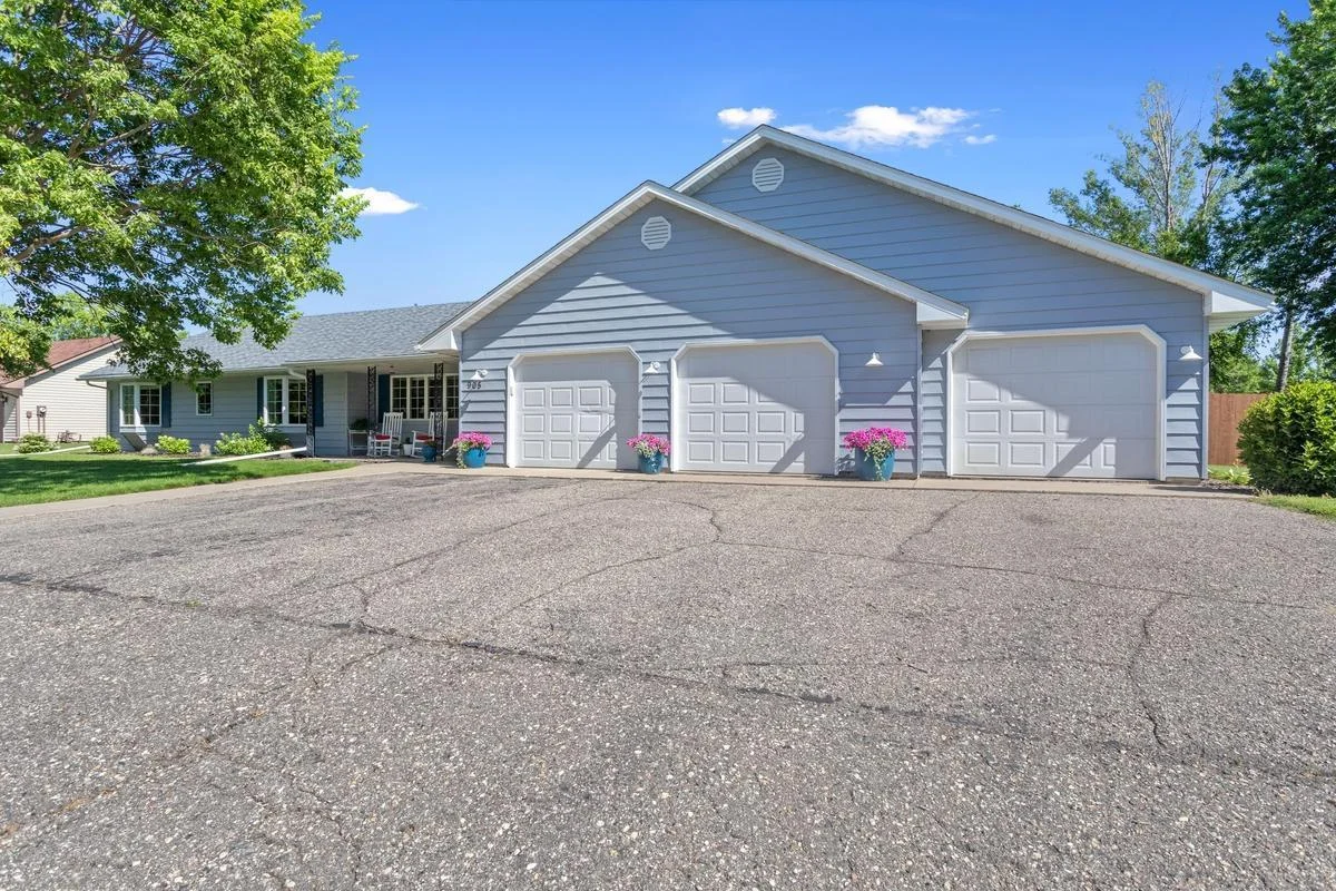 905 Sellards Drive, Dassel