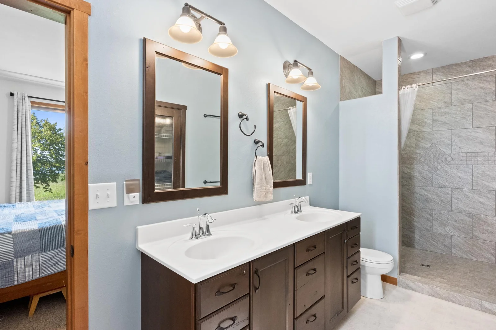 Primary En-Suite