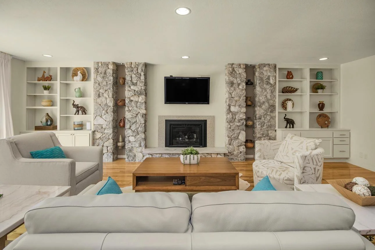 Gas fireplace with quartz surround