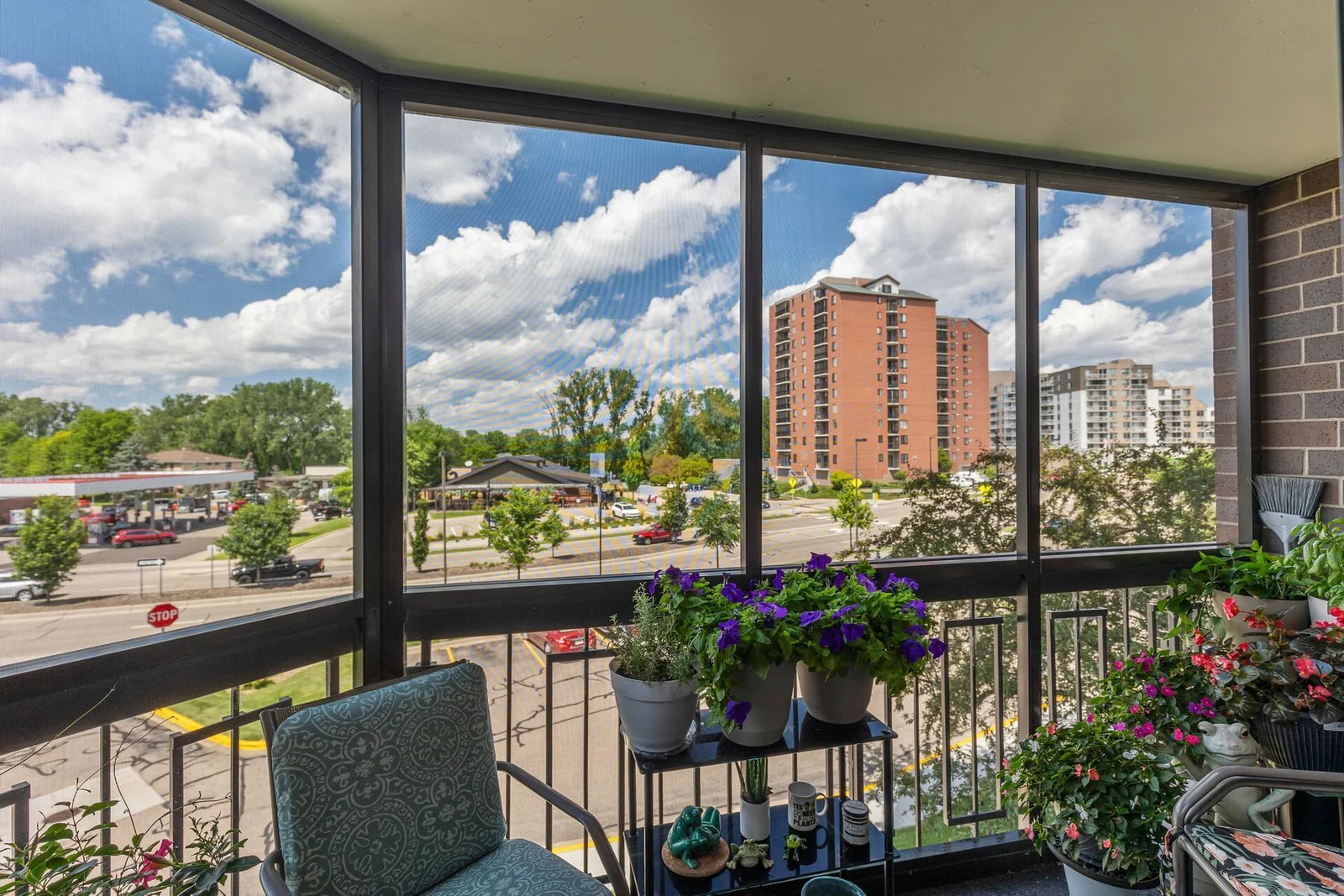 Screened balcony