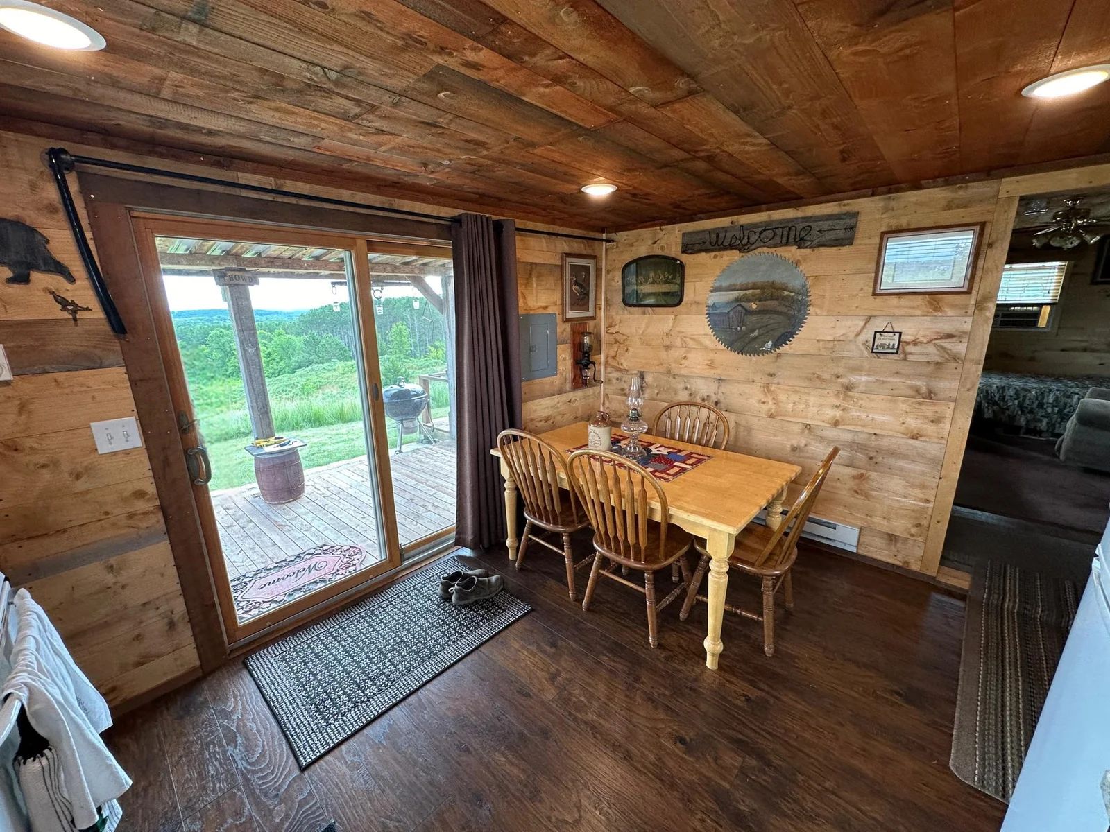 Kitchen w/walk-out porch
