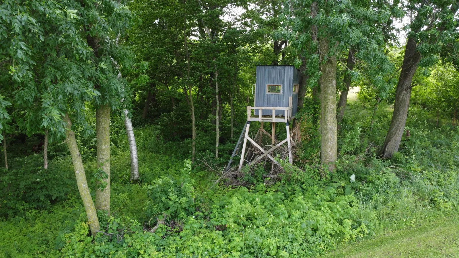 Deer stand
