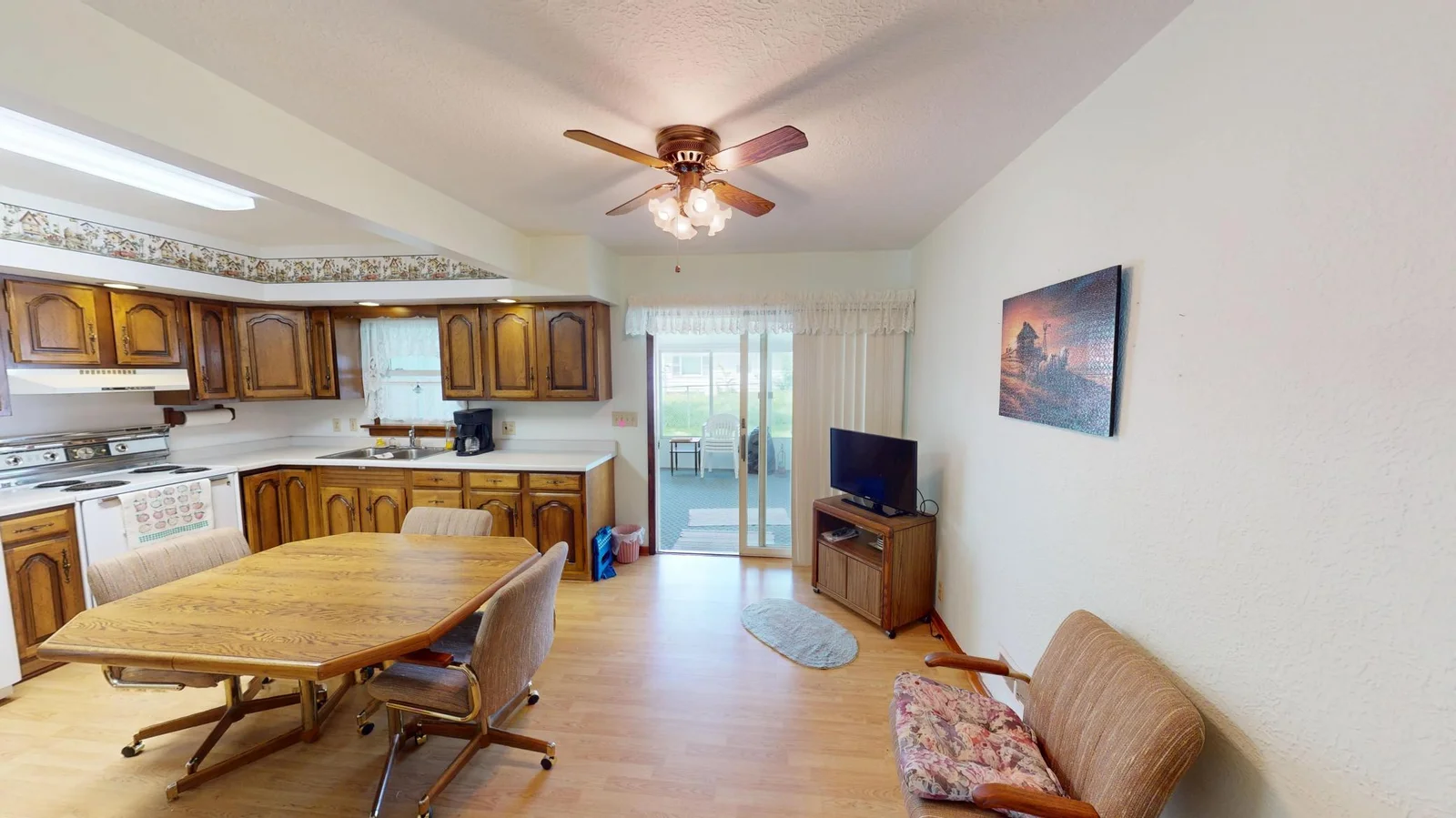 Kitchen/Informal Dining Room