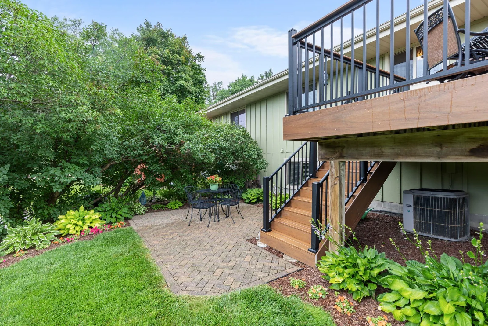 50-web-or-mls-1110 Boone Ave N-41.jpg