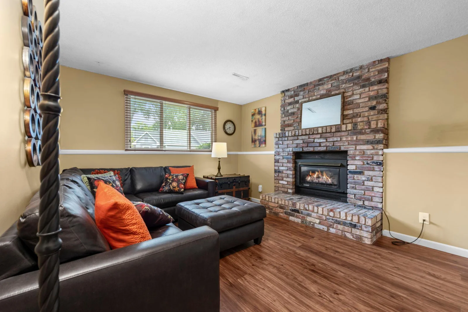 34-web-or-mls-1110 Boone Ave N-122.jpg