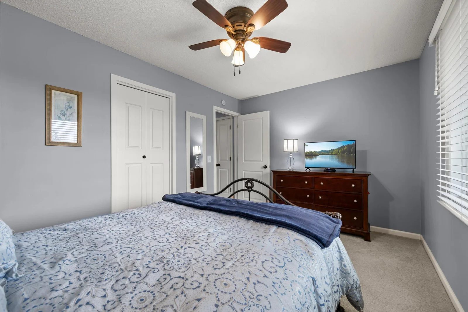 28-web-or-mls-1110 Boone Ave N-53.jpg