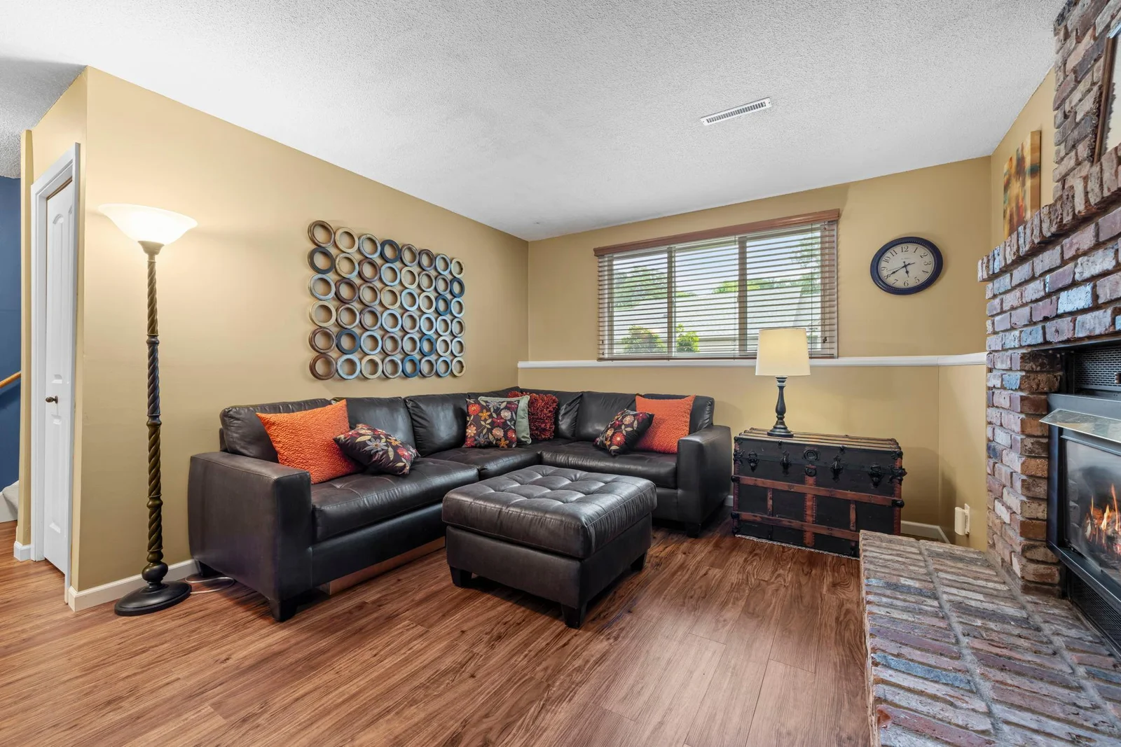 35-web-or-mls-1110 Boone Ave N-125.jpg