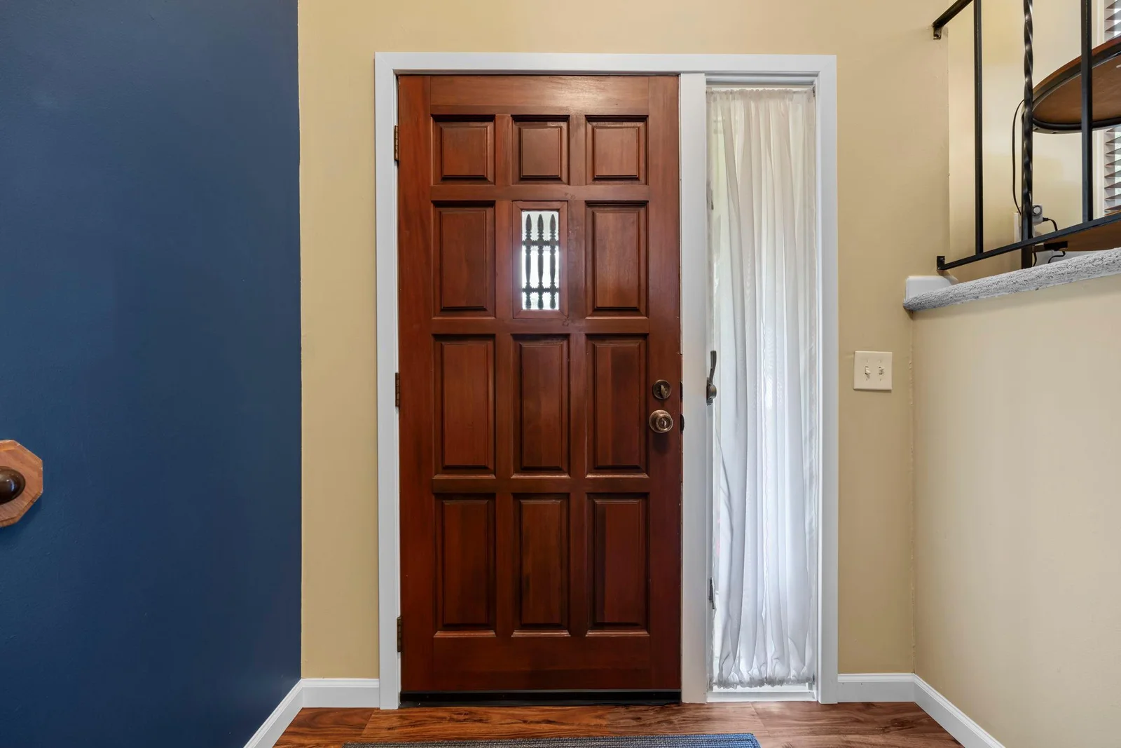 11-web-or-mls-1110 Boone Ave N-116.jpg