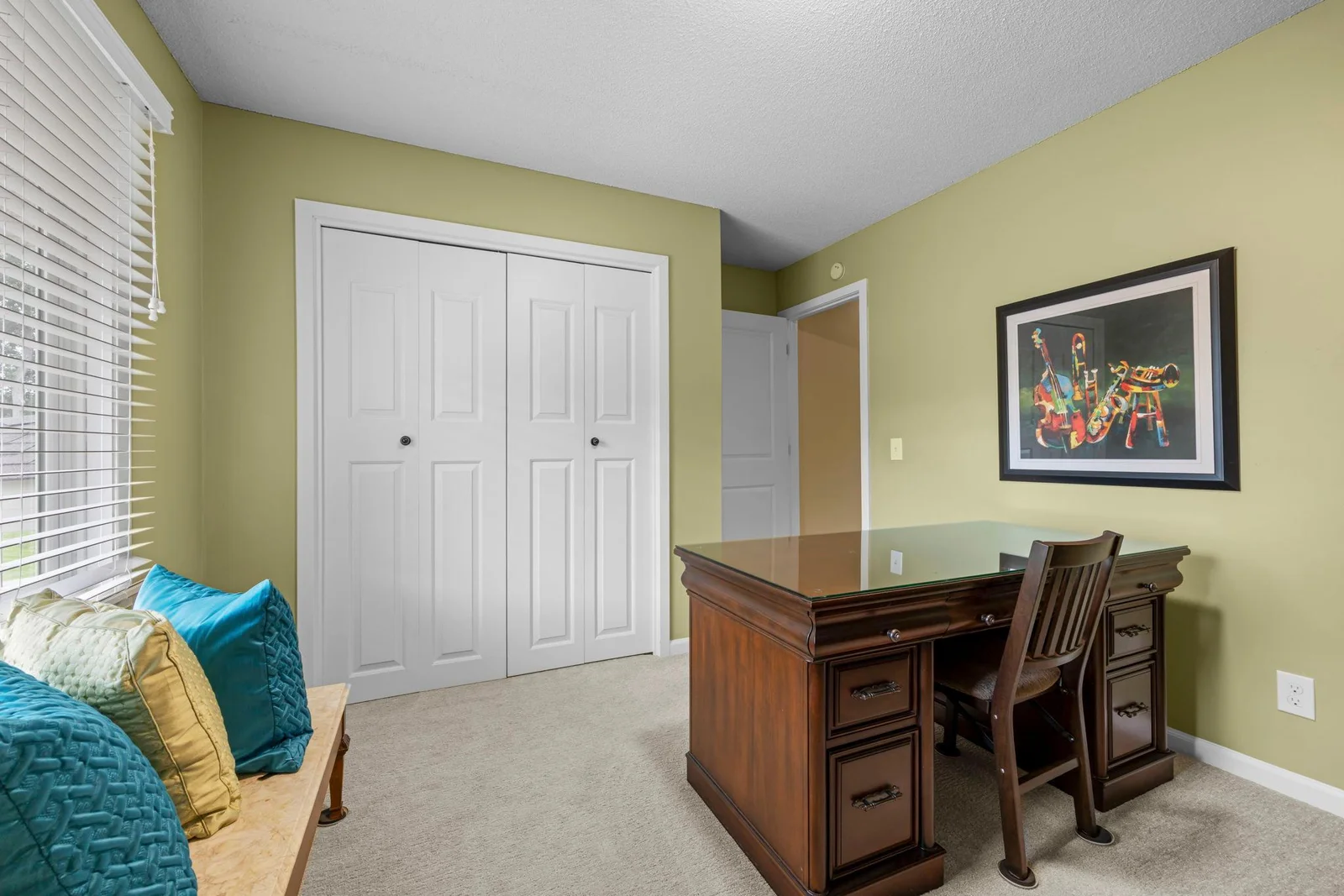 32-web-or-mls-1110 Boone Ave N-68.jpg