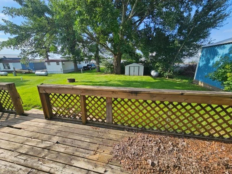 Deck to Back Yard