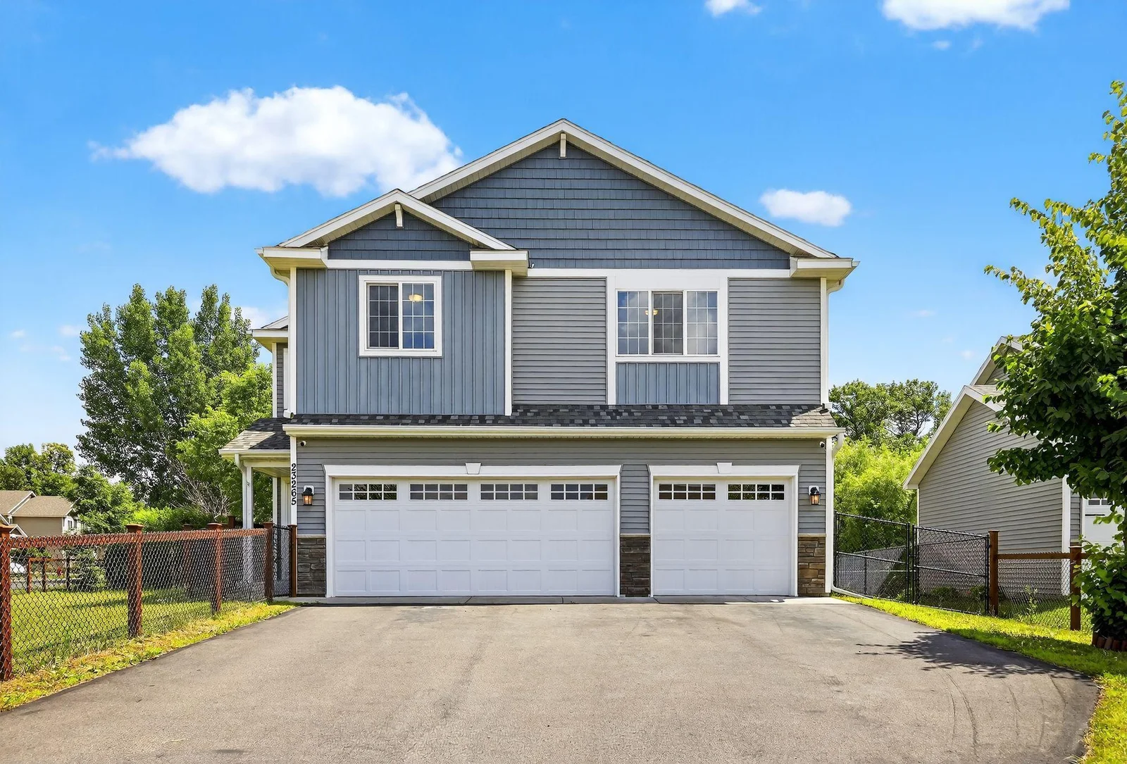 23265 Underclift Street, Saint Francis