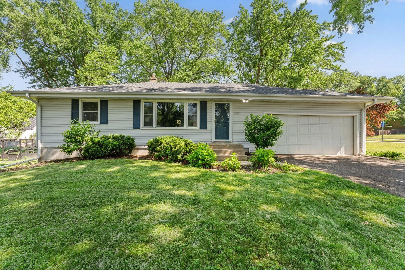 1111 Edgewater Avenue, Arden Hills